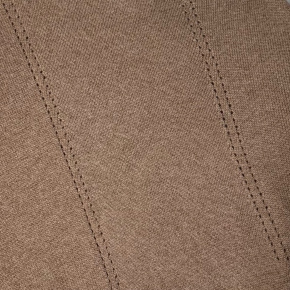 Lord & Taylor 100% Cashmere Sweater Relaxed Fit Caramel/Camel Tan Women's XS/S - Picture 9 of 13